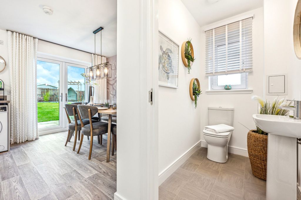 3 bed semi-detached house for saleStanley PH1 photo 4