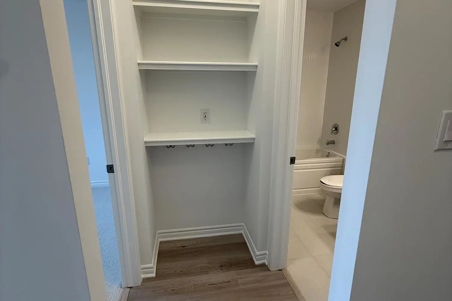 712 Keast Place photo 2