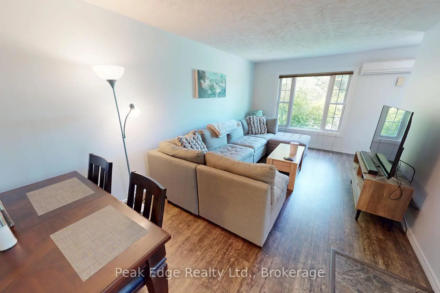 22 Willow Street photo 2