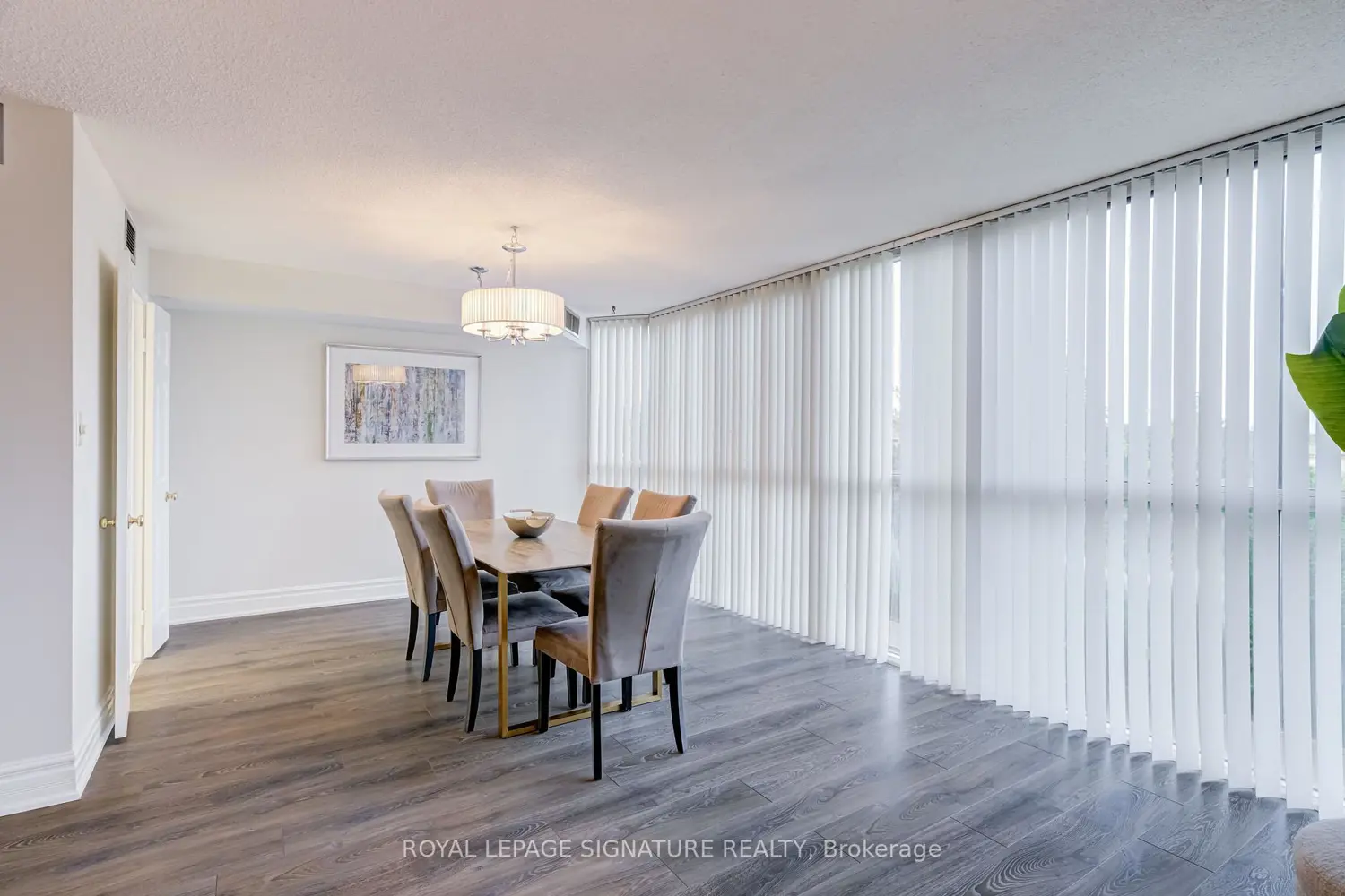 Additional image 10 of 880 Dundas Street 405