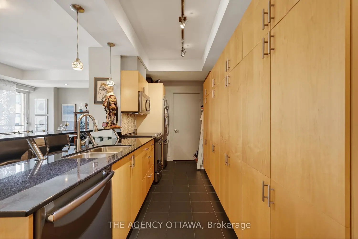 Additional image 2 of 85 Bronson Avenue 905