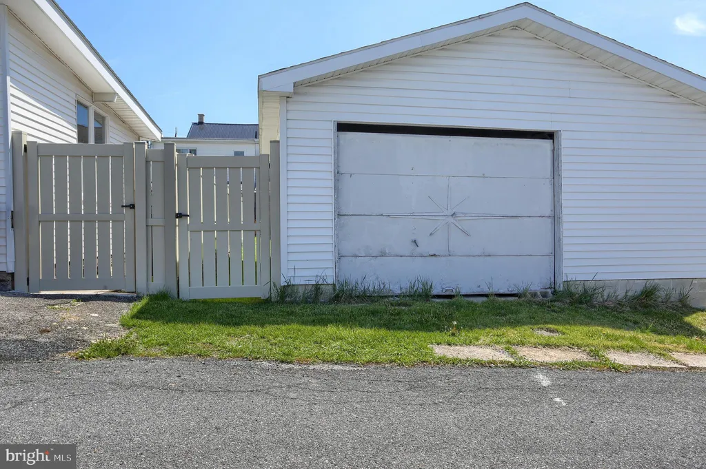 208 East Street, Williamstown, PA 17098