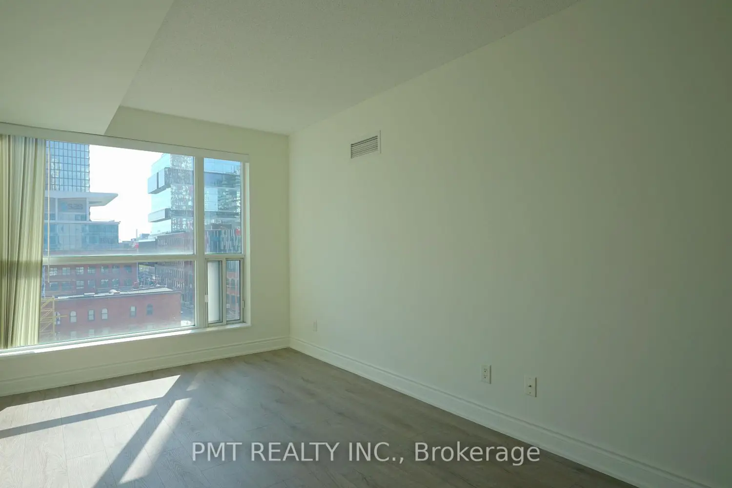 Additional image 13 of 230 King Street 803