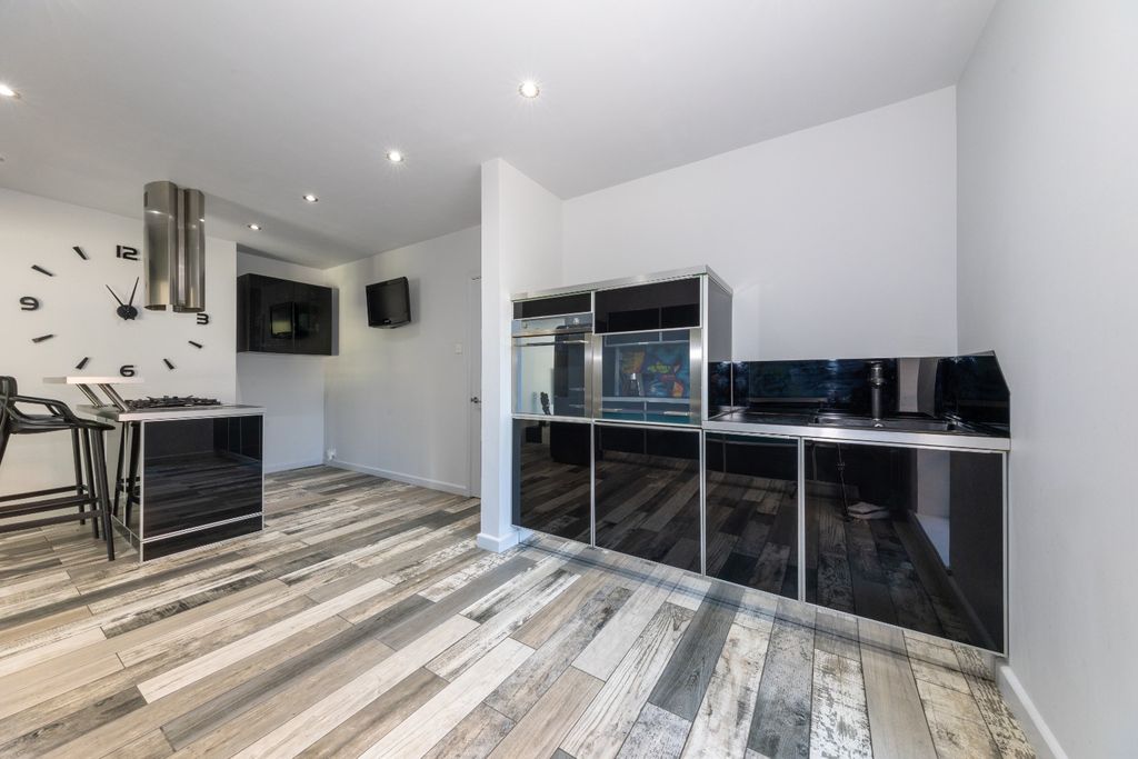 Additional image 4 of 3 bed semi-detached house for saleBullpond Lane, Dunstable LU6