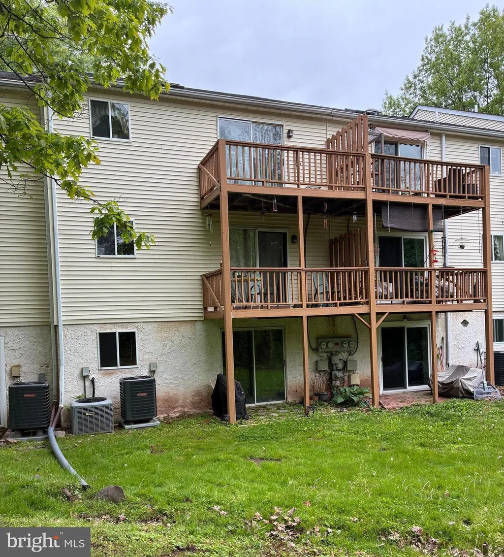 21 Kittery Court, Sellersville, PA 18960