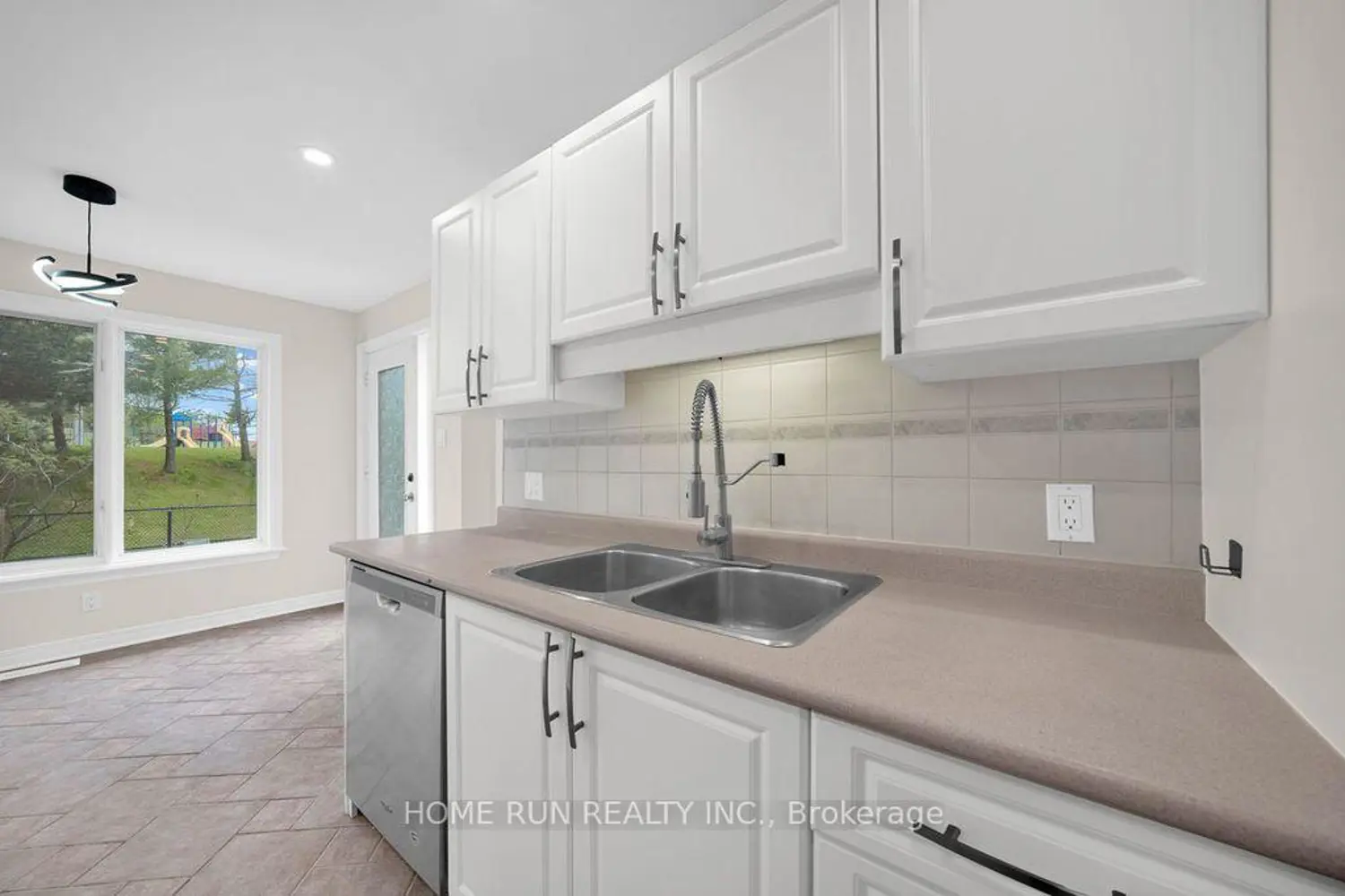 Additional image 5 of 102 Kimberwick Crescent
