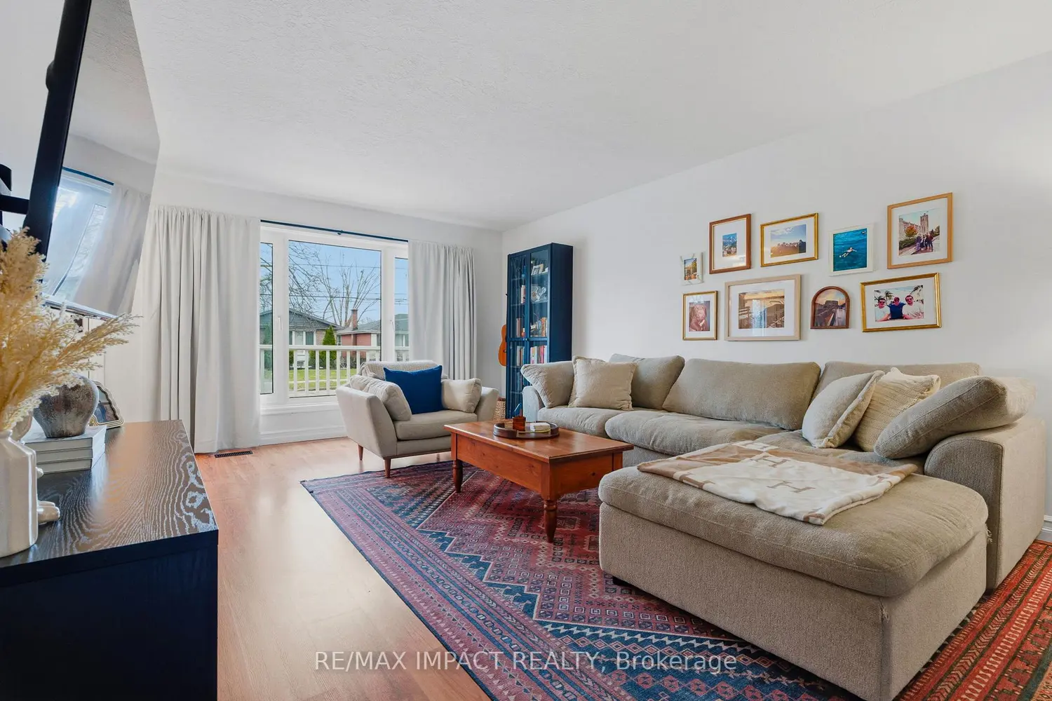 192 Mcclennan Street photo 3