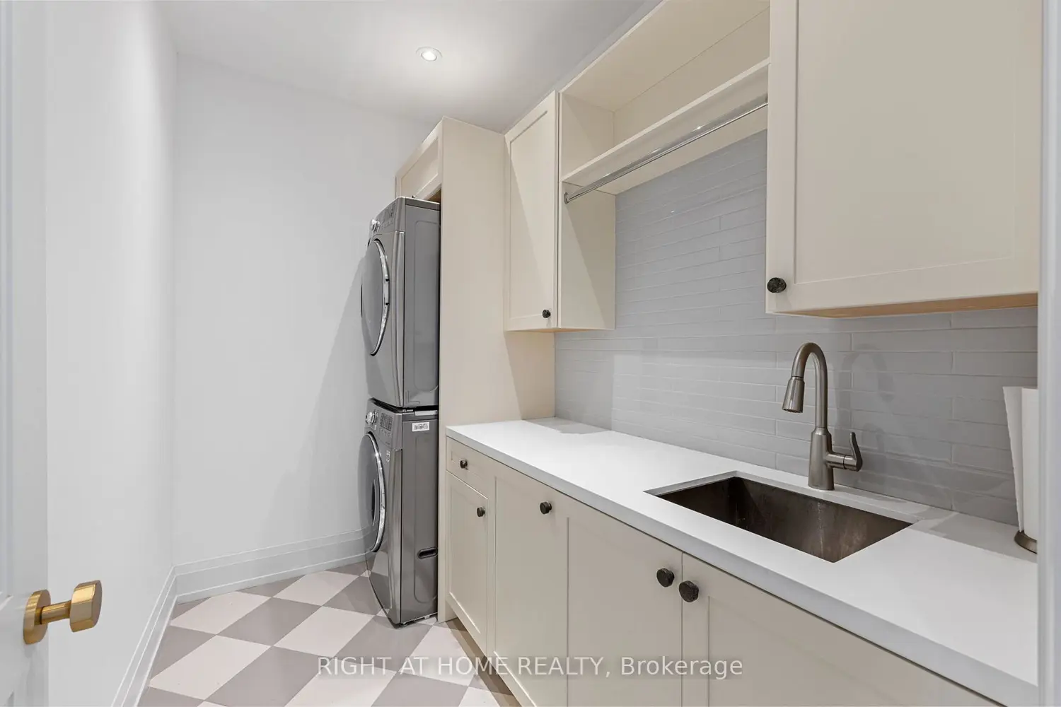 Additional image 13 of 442 Glengrove Avenue