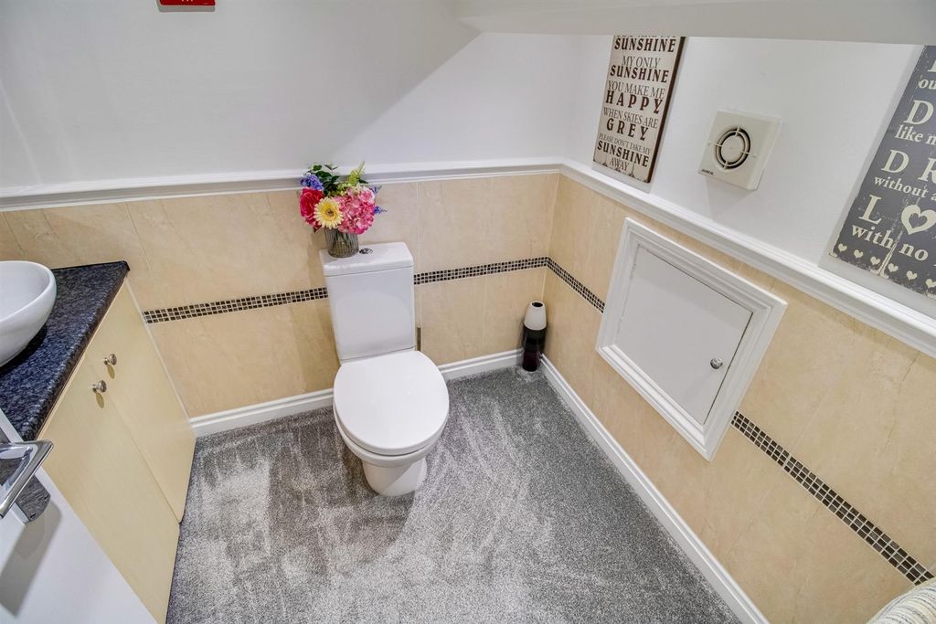 Additional image 13 of 3 bed property for saleKirkgate, Hanging Heaton, Batley WF17