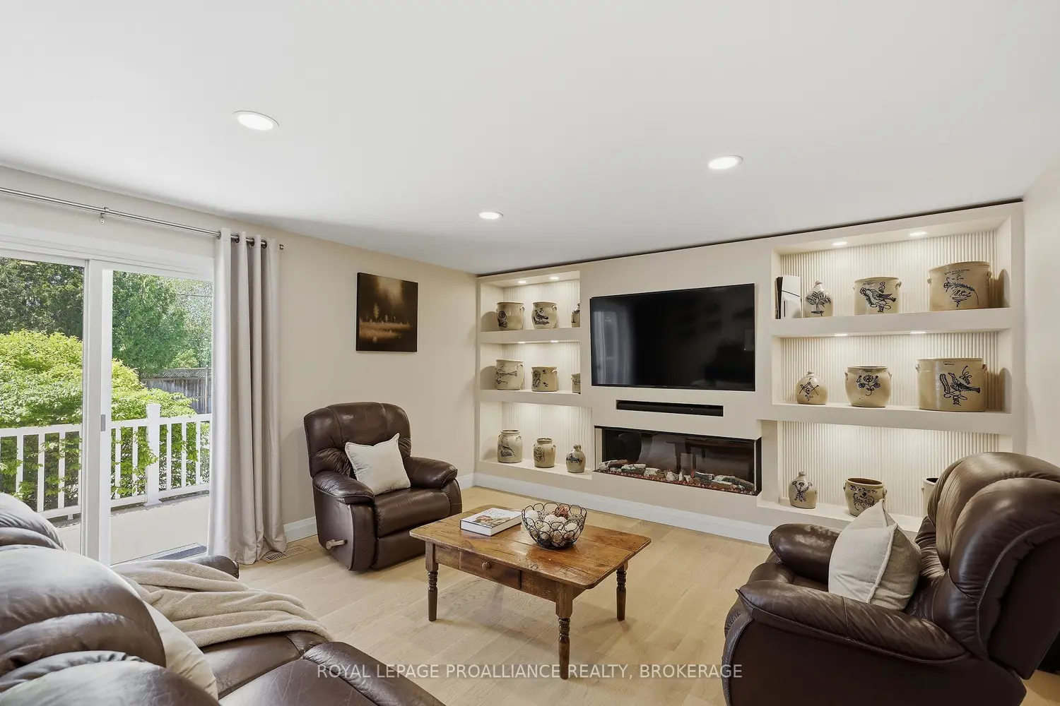 1423 Cottsmere Court photo 3