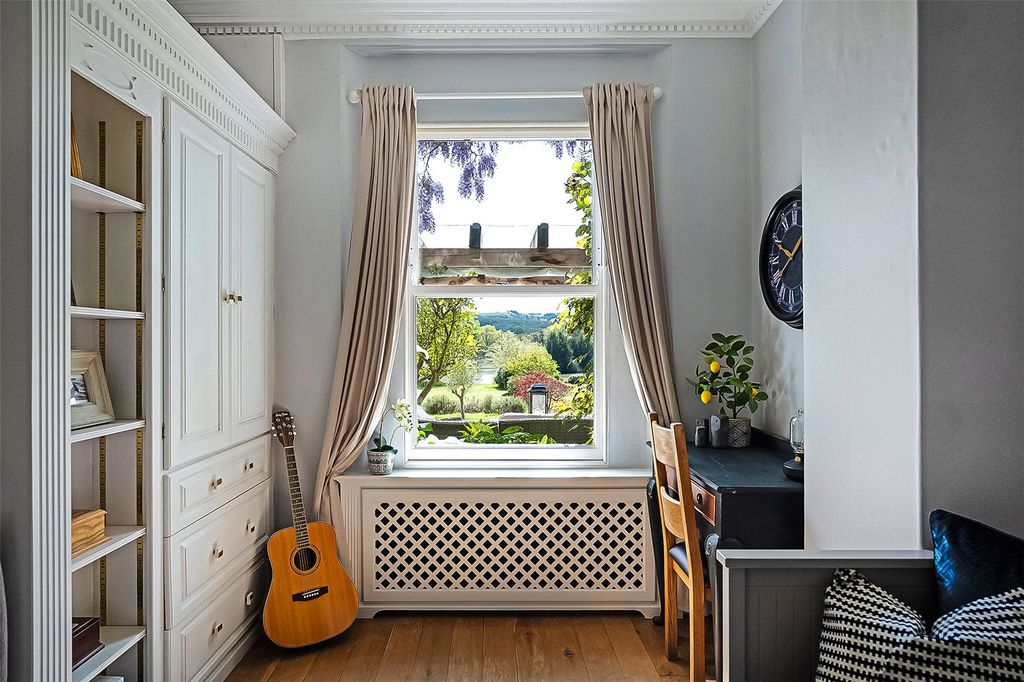 Additional image 18 of 3 bed flat for saleOld Bury Hill, Westcott, Dorking, Surrey RH4