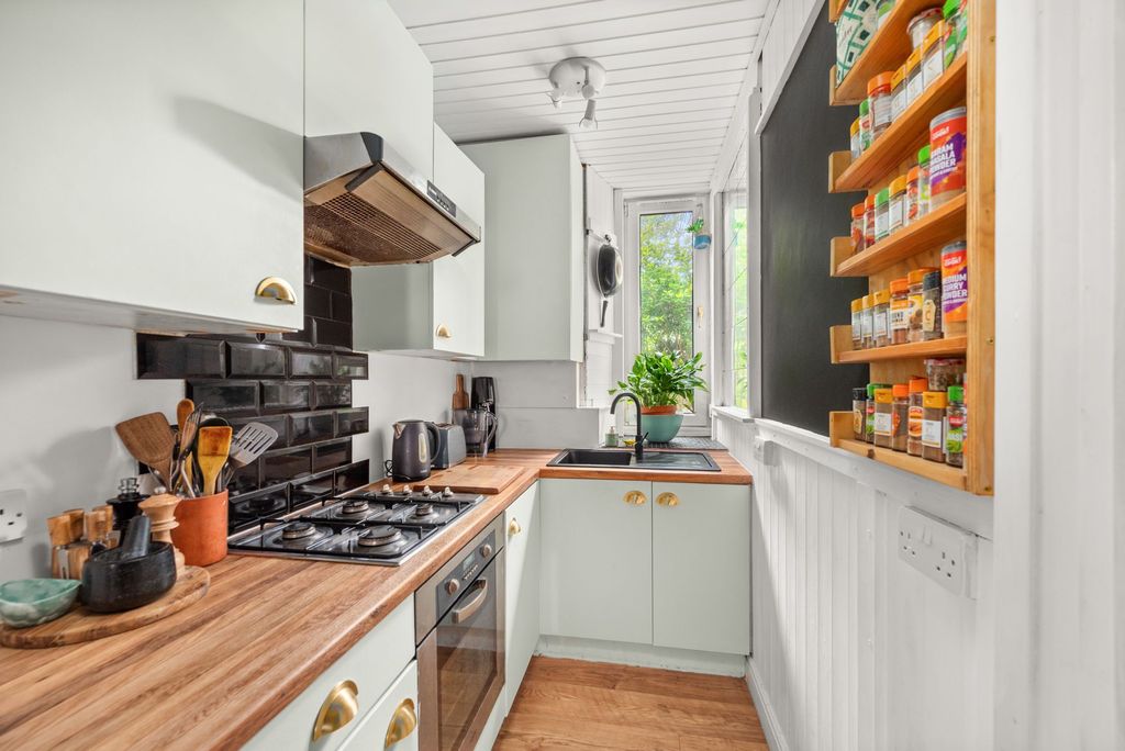 Additional image 3 of 2 bed flat for sale50A Seafield Road, Dundee DD1