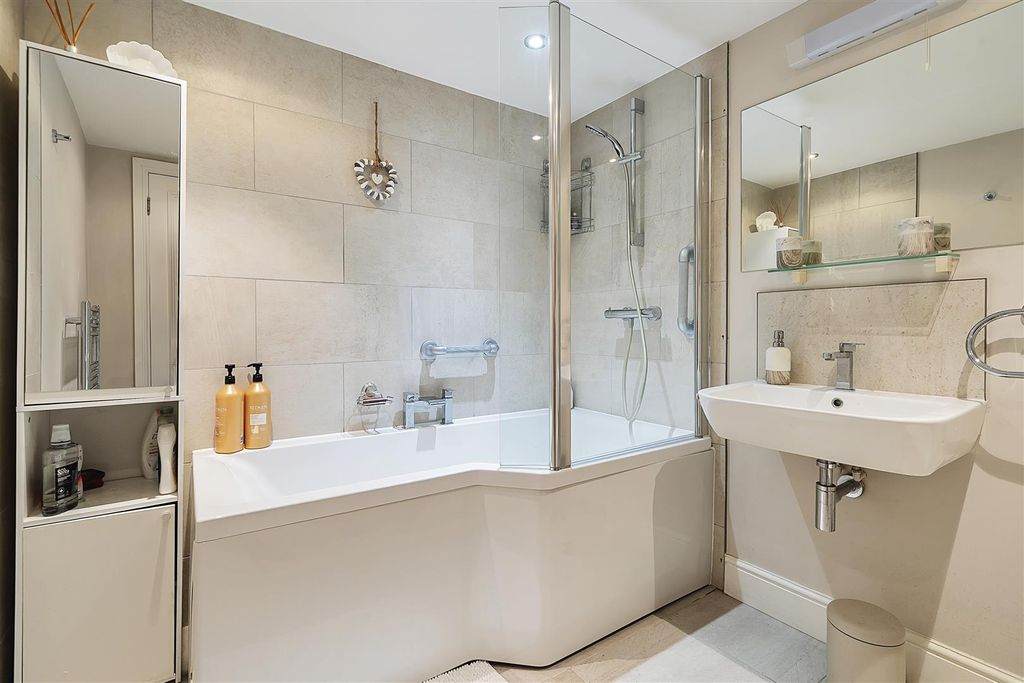 Additional image 17 of 2 bed flat for saleHigh West Street, Dorchester DT1
