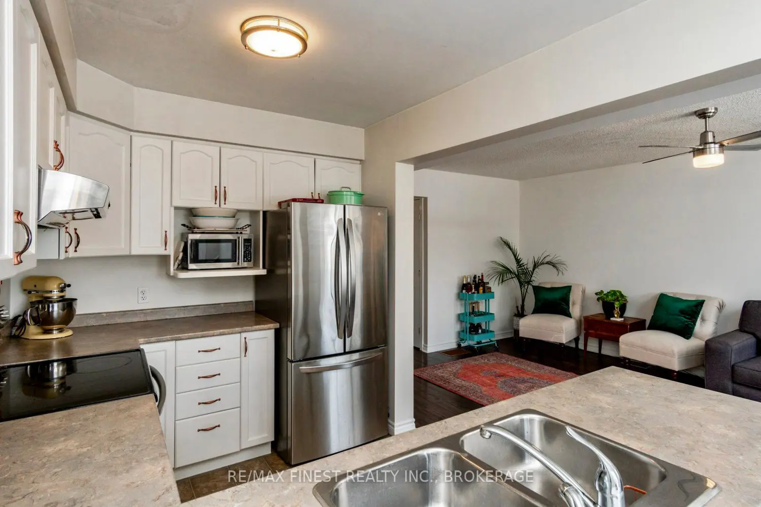 116 Fireside Court photo 3