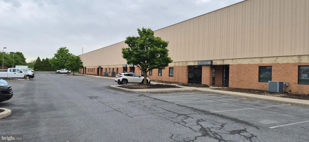 360 Steel Way Suite 9 & 10 Unit SUITE 9 &, Lancaster, PA 17601
