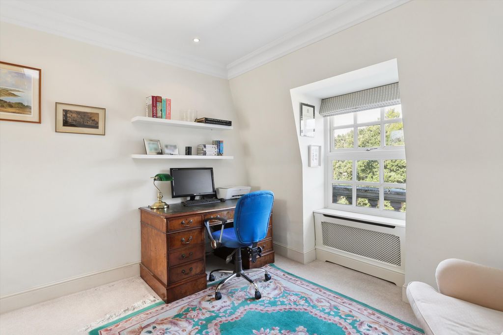 Additional image 12 of 3 bed flat for saleMolesey Park Road, East Molesey, Surrey KT8
