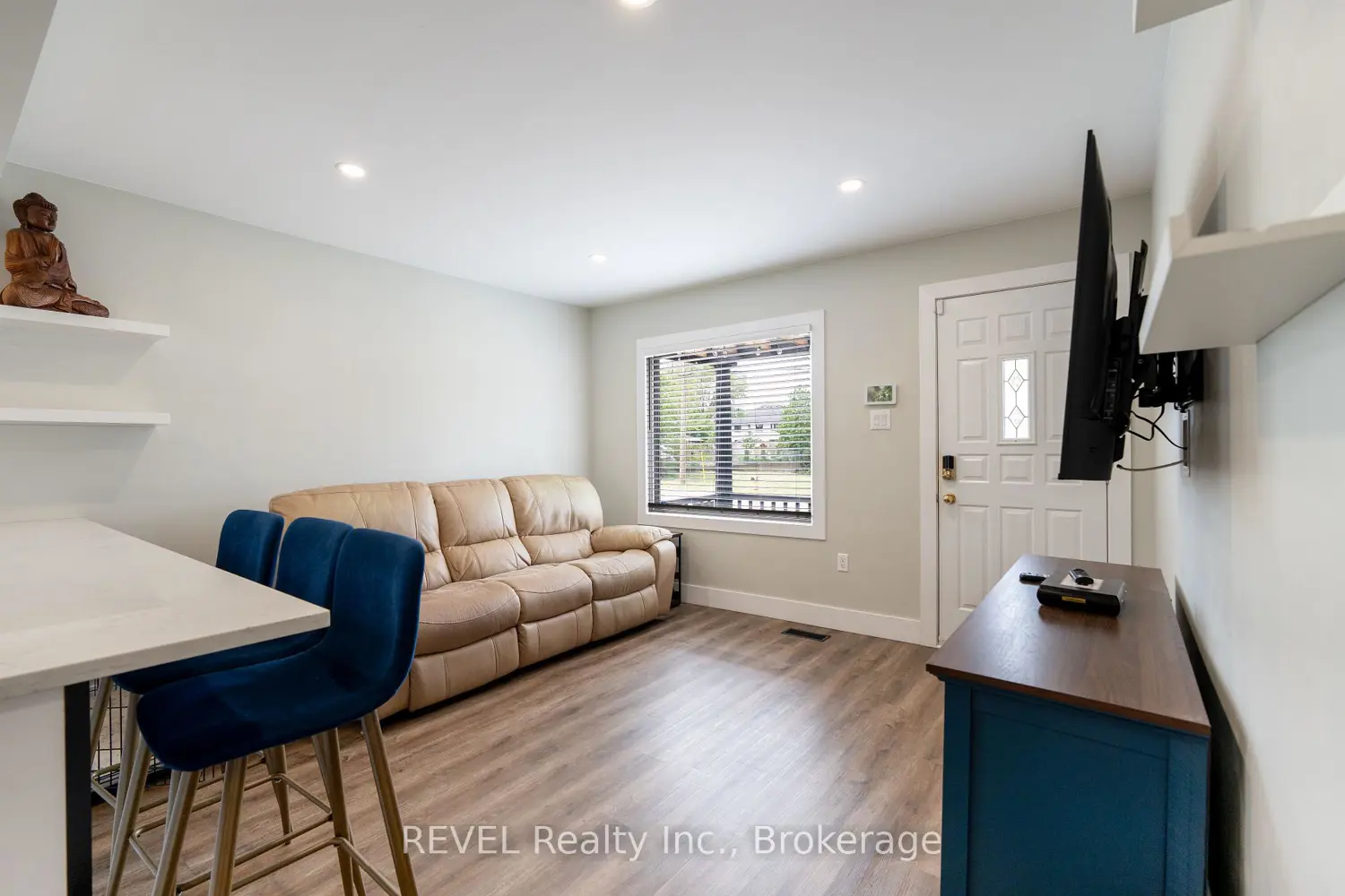 34 Bloomfield Avenue photo 2