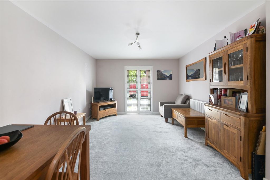 Additional image 2 of 2 bed flat for saleWinter Close, Epsom KT17