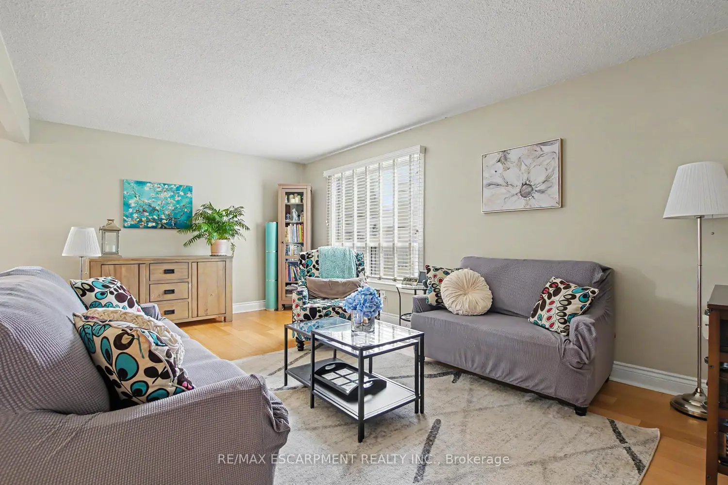 661 Francis Road 4 photo 3
