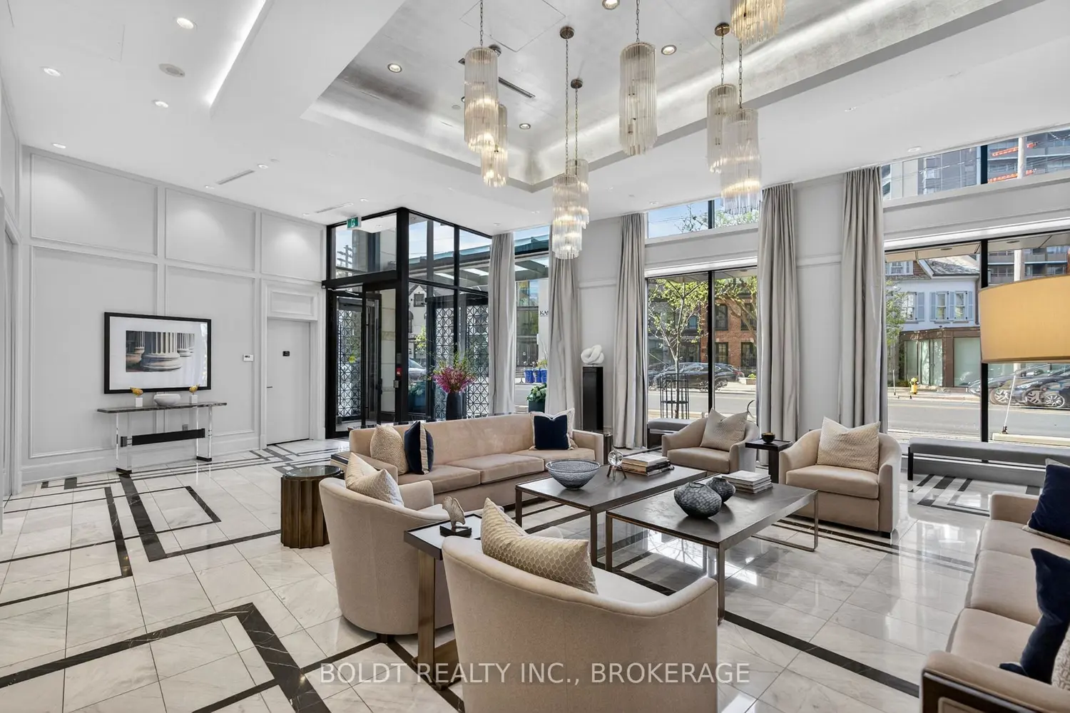 181 Davenport Road 702