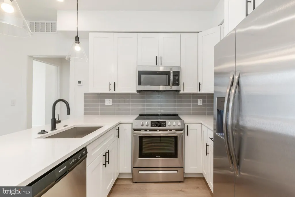 Additional image 8 of 2002 Frankford Ave Unit 201, Philadelphia, PA 19125