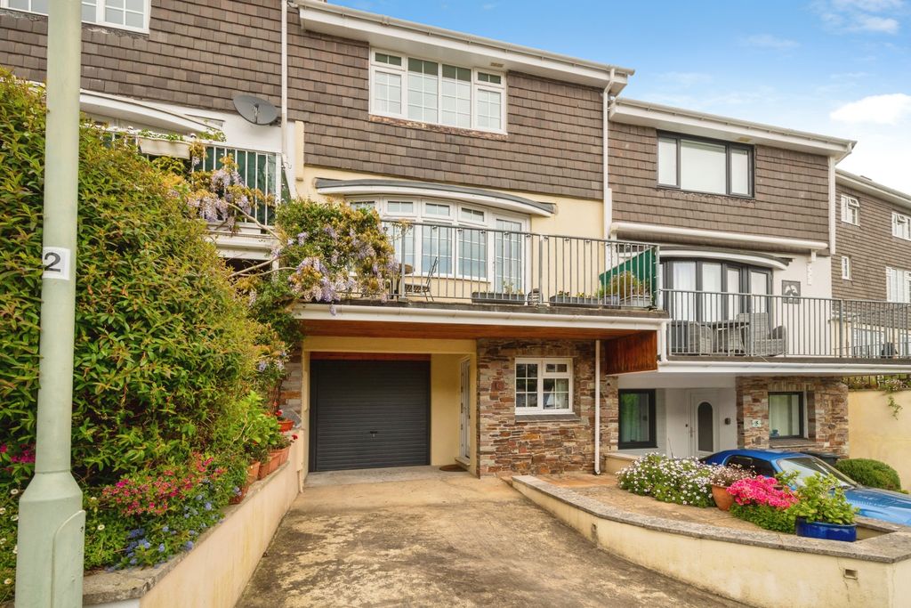 2 bed town house for saleTown Close, Dartmouth TQ6
