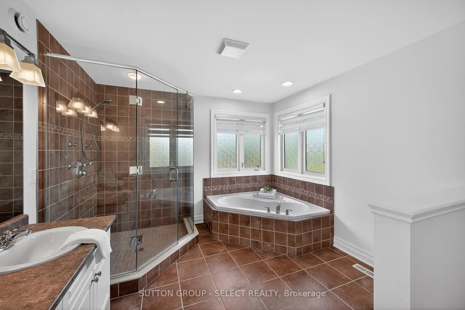 Additional image 15 of 220 Boyd Boulevard