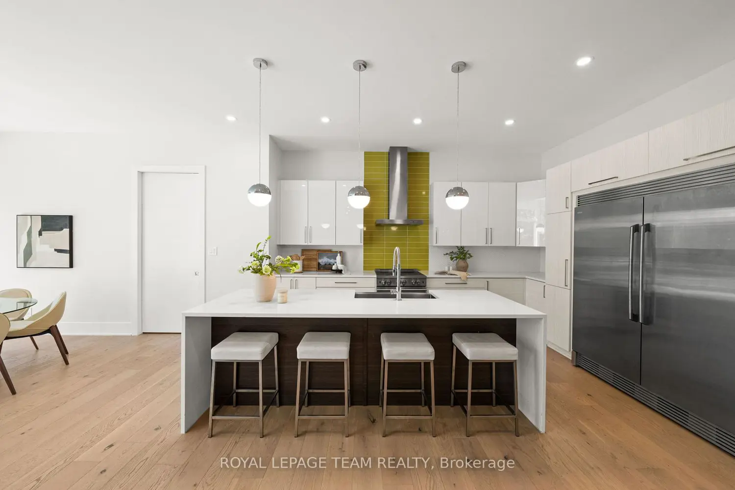 205 Summerview Terrace photo 3