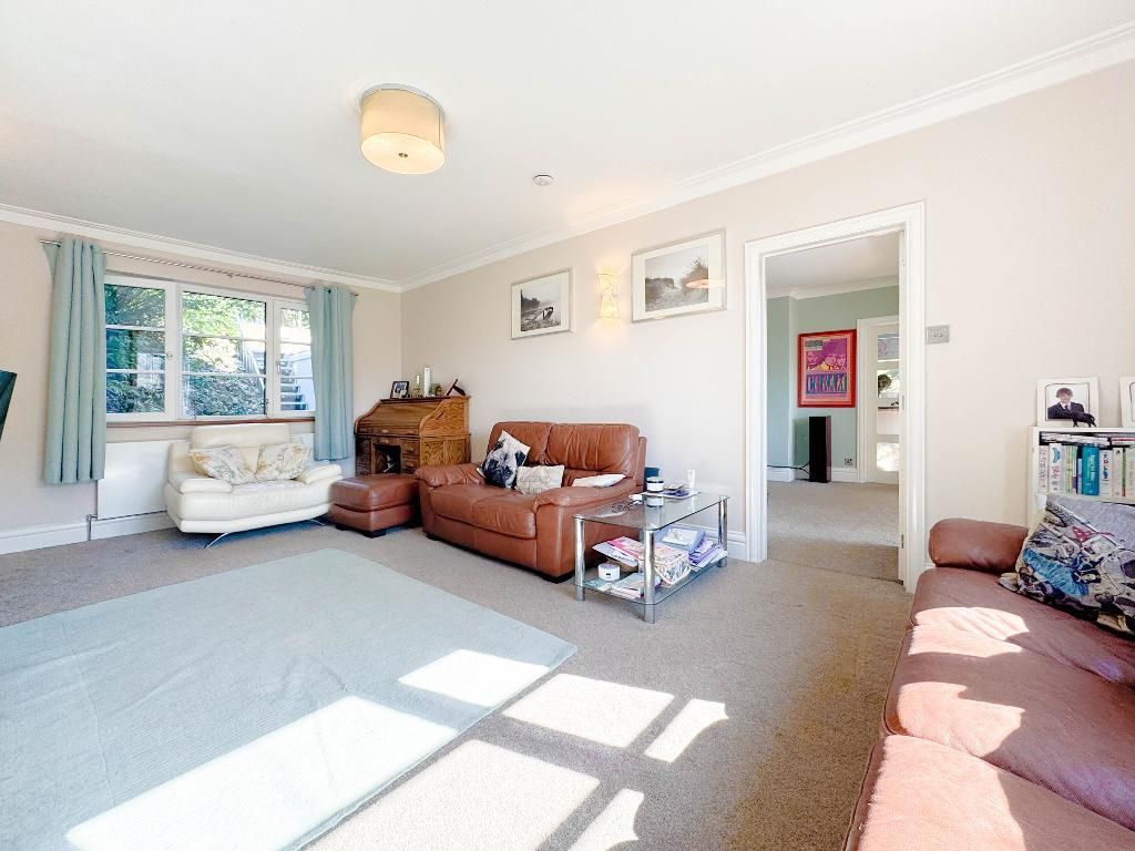 4 bed detached house for saleStation Road, Devizes, Wiltshire SN10 photo 5