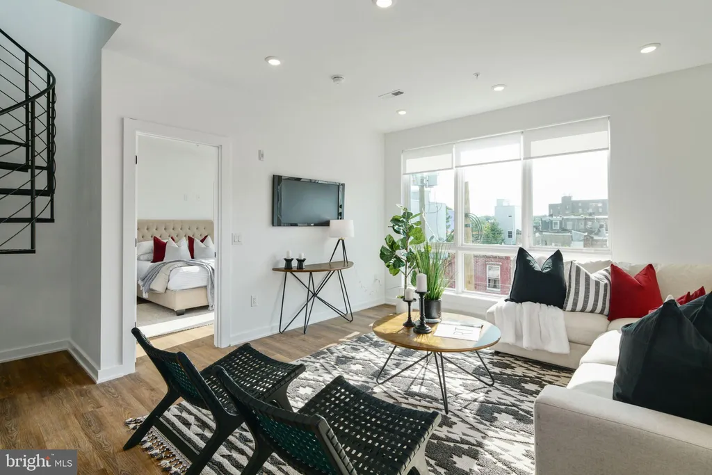 Additional image 3 of 2421 N Mascher Street Unit 301, Philadelphia, PA 19133