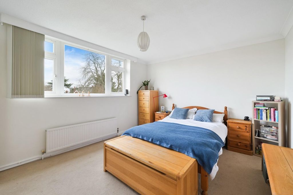 Additional image 6 of 3 bed flat for saleAvenue Road, Epsom KT18
