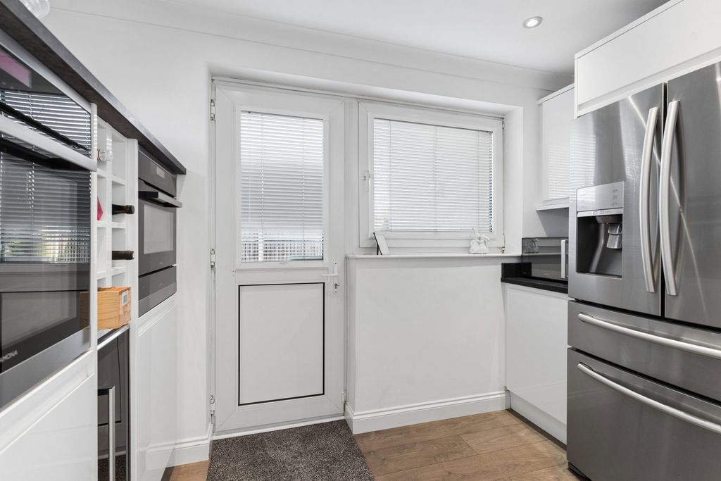Additional image 12 of 5 bed detached house for saleCoombe Drive, Dunstable LU6