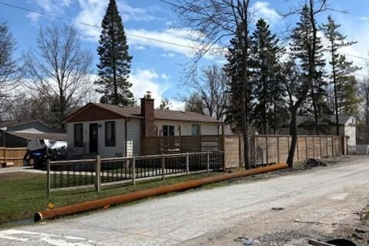 661 9Th Line photo 4