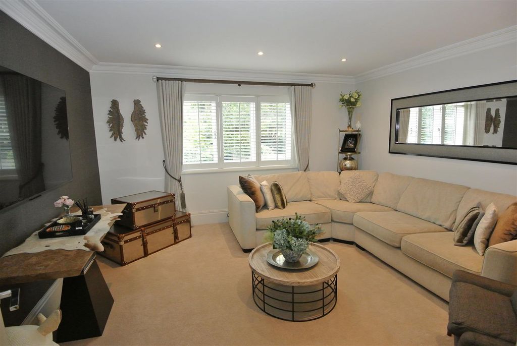Additional image 11 of 4 bed property for saleNorthcroft Road, Englefield Green, Egham TW20