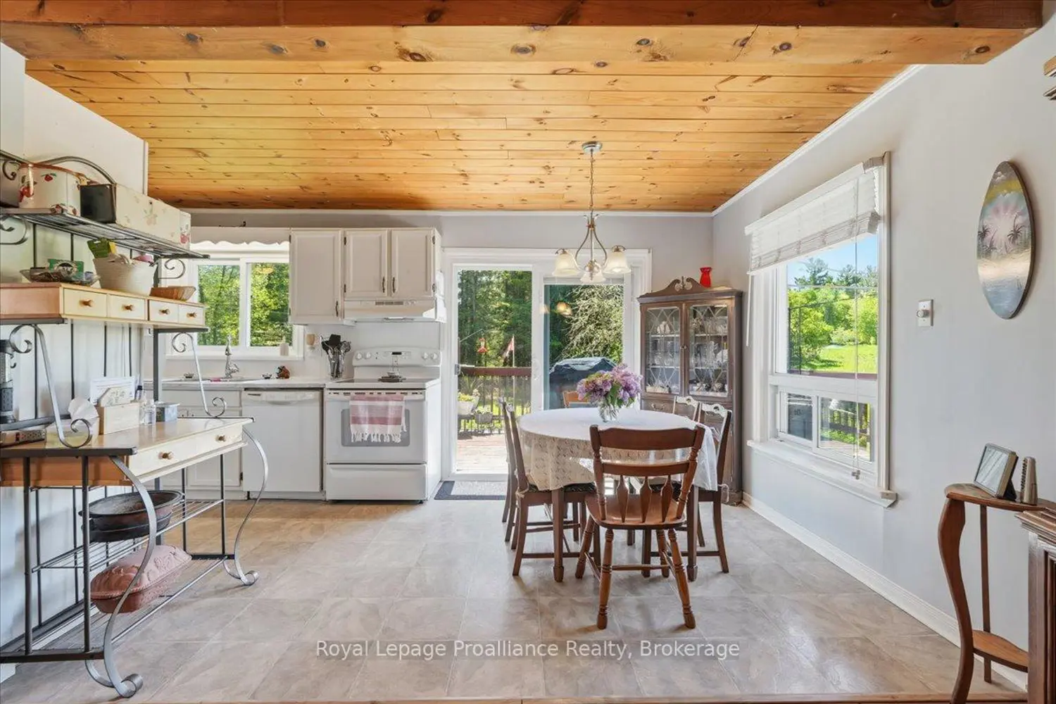 110 Walt Road photo 4