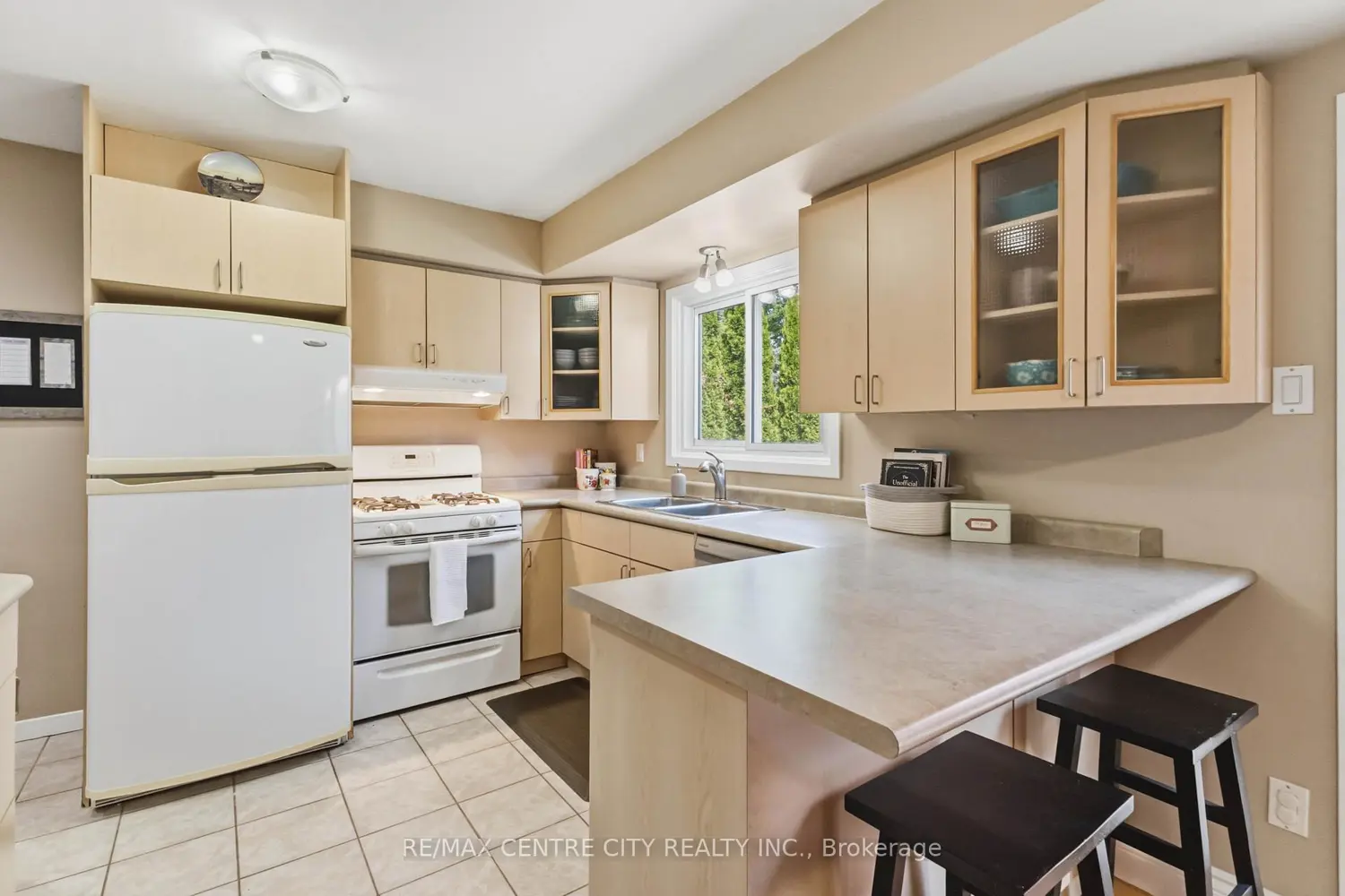 Additional image 9 of 639 Dunboyne Crescent