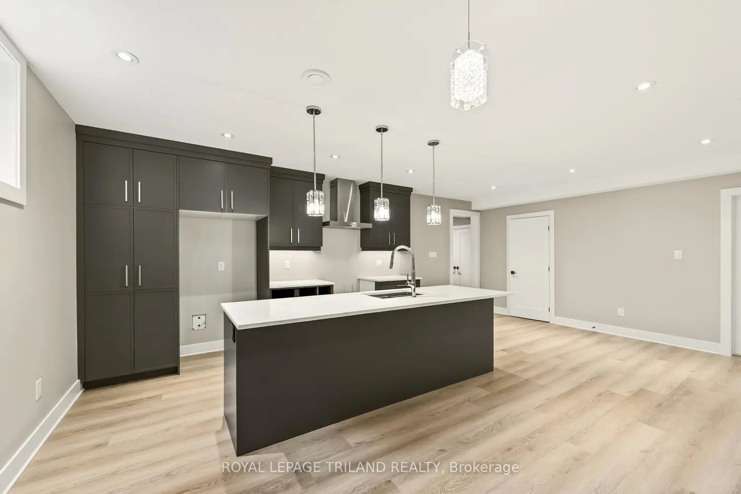 Additional image 19 of 2244 Red Thorne Avenue