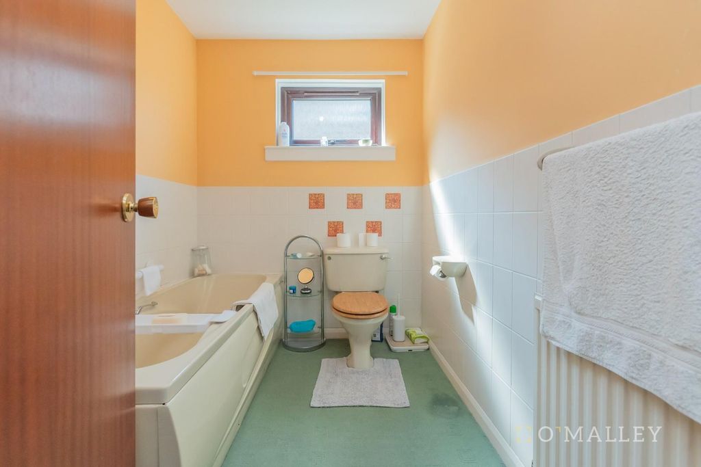 Additional image 26 of 2 bed bungalow for saleHillview Place, Dollar FK14