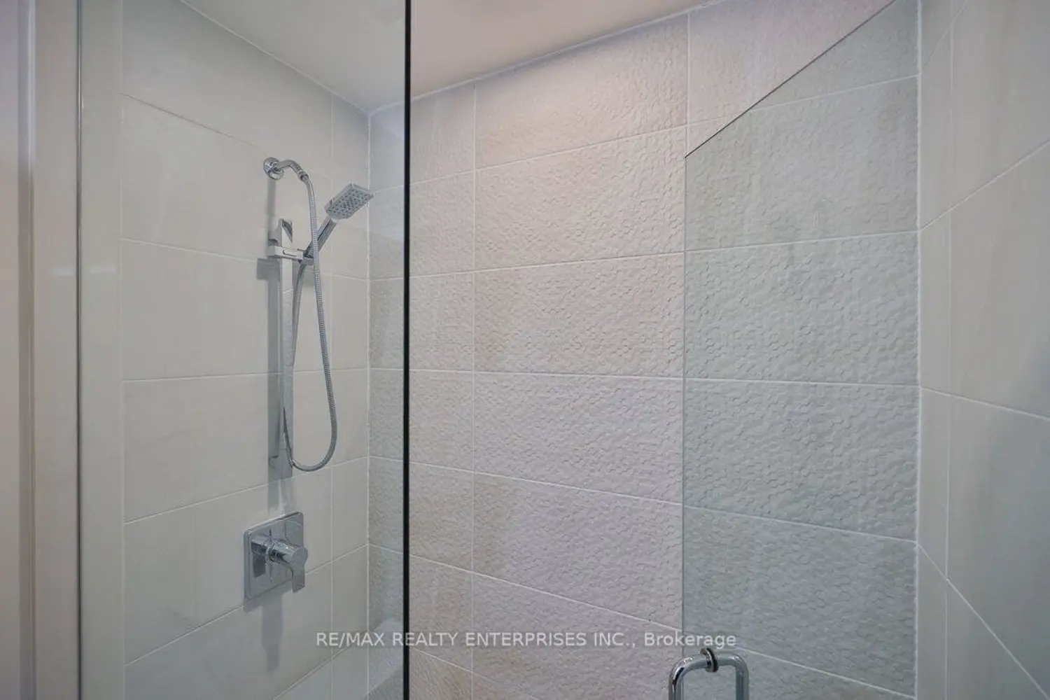 Additional image 16 of 1575 Lakeshore Road 222