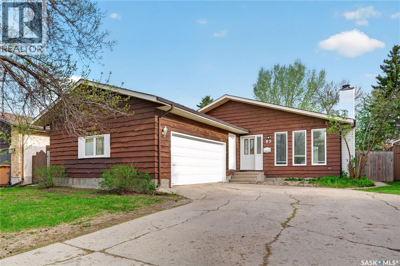 83 Groome AVENUE