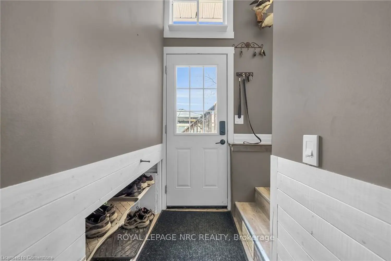 2970 Lakeshore Road photo 2