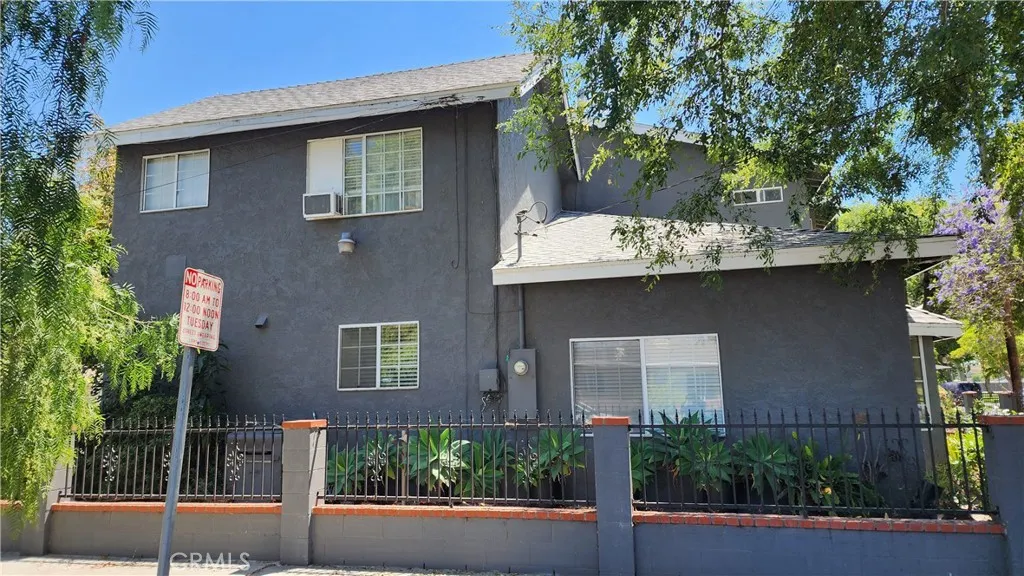 2298 Webster Ave, Long Beach, CA 90810 photo 4