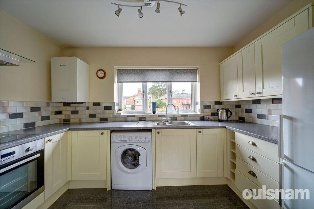 Additional image 3 of 2 bed maisonette for saleSt. Georges Crescent, Droitwich, Worcestershire WR9