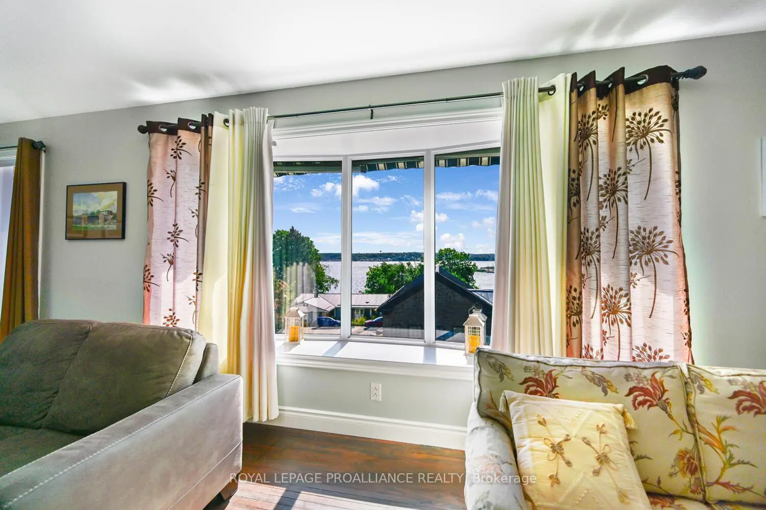10 Cliffside Crescent photo 2