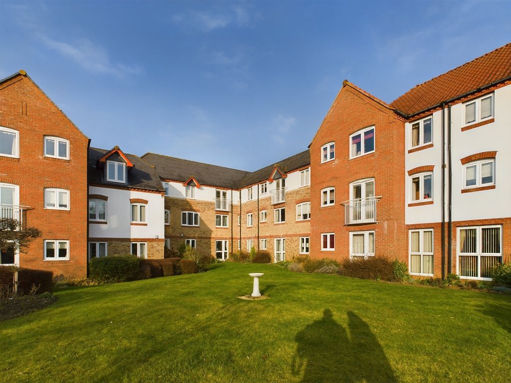 1 bed flat for salePriory Road, Downham Market PE38