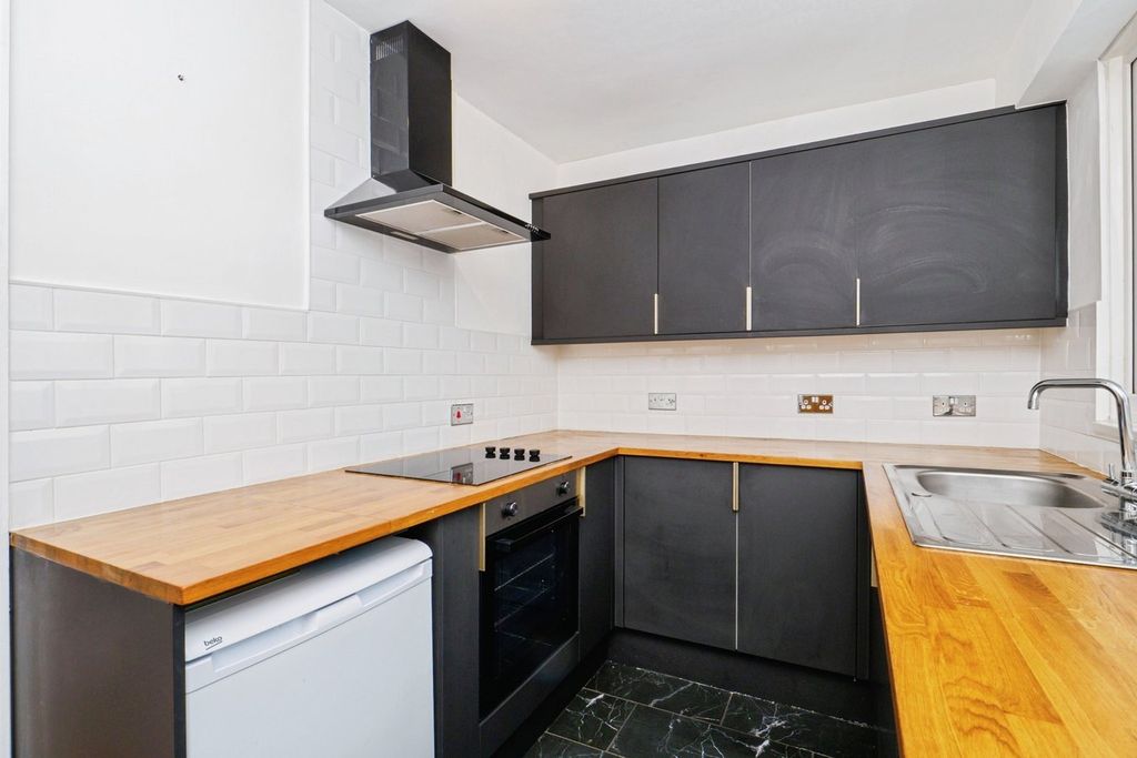 Additional image 7 of 3 bed flat for saleThe Gateway, Dover CT16