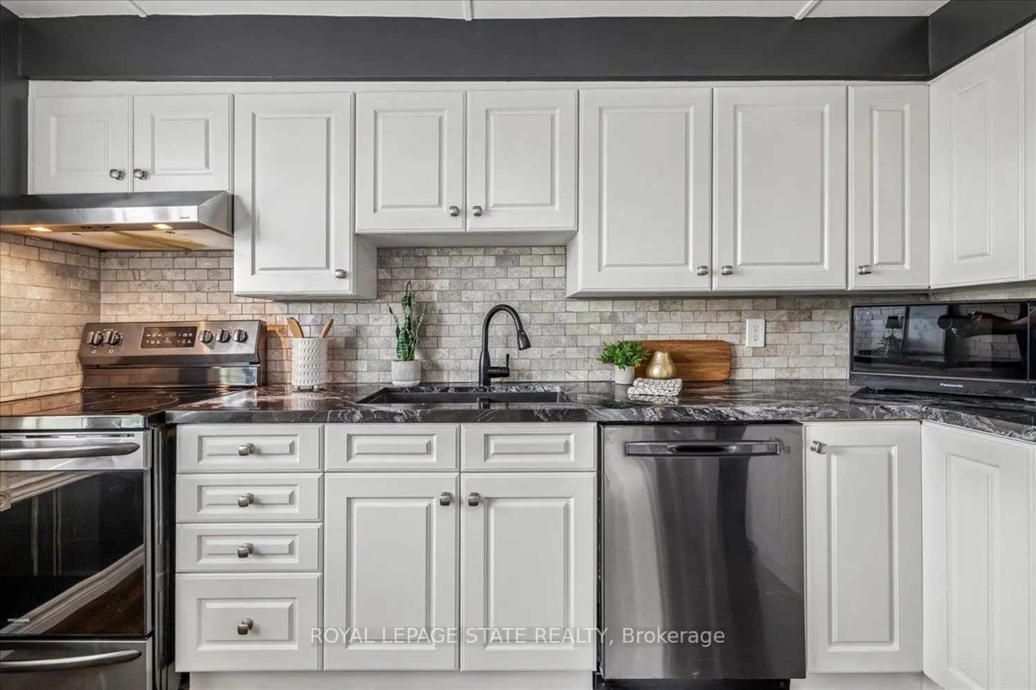 Additional image 12 of 966 Queenston Road 605
