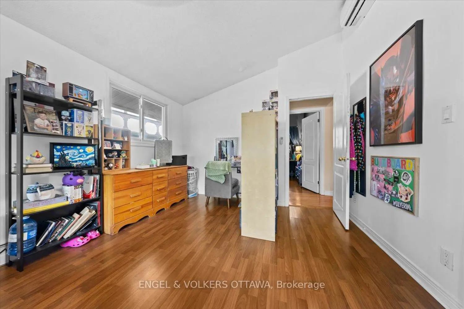 1712 St. Barbara Street photo 4