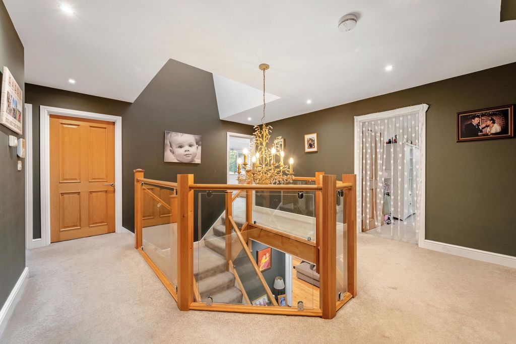 Additional image 9 of 5 bed detached house for saleVillage Road Thorpe Egham, Surrey TW20