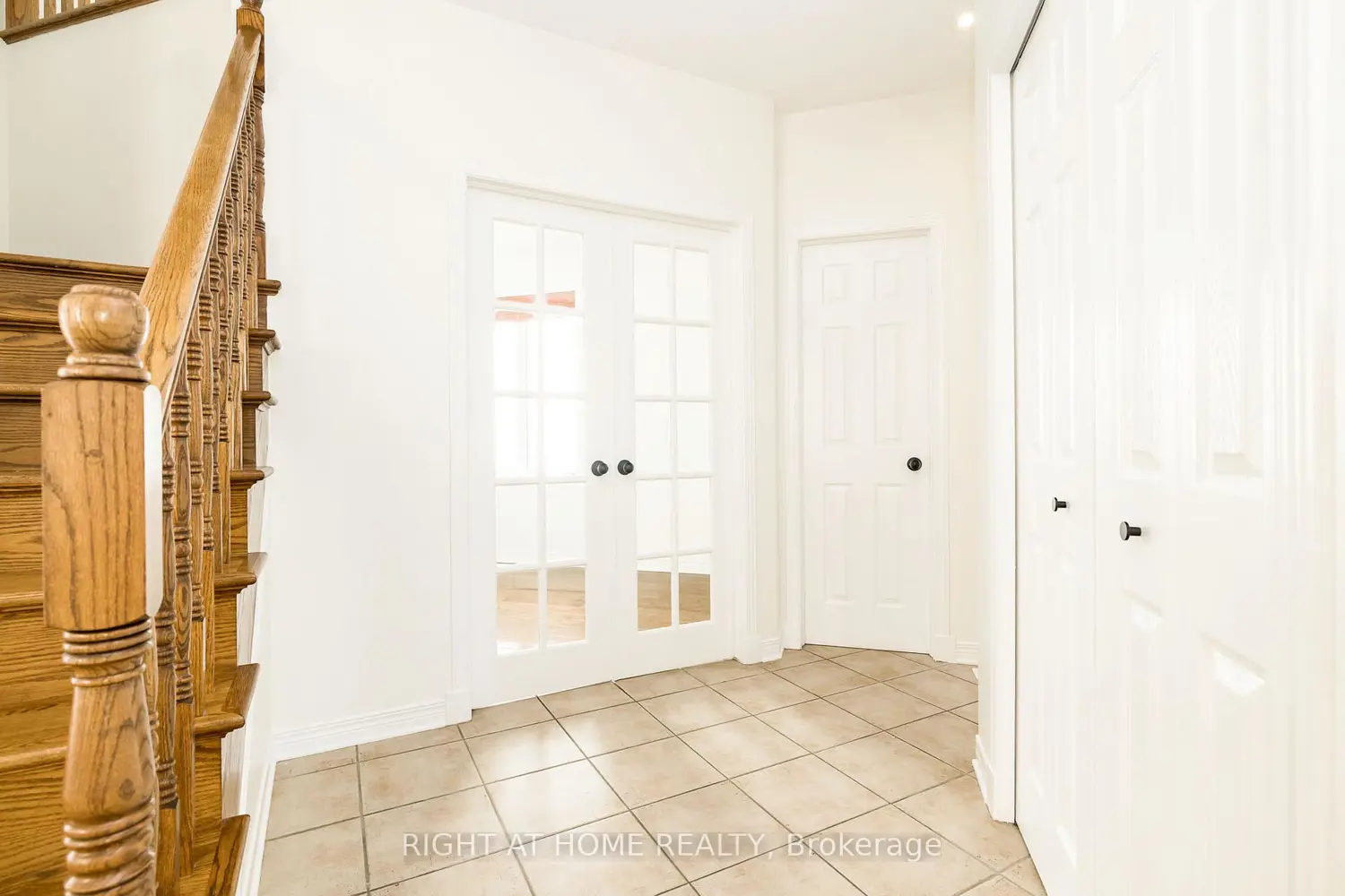 109 Coyote Crescent photo 4